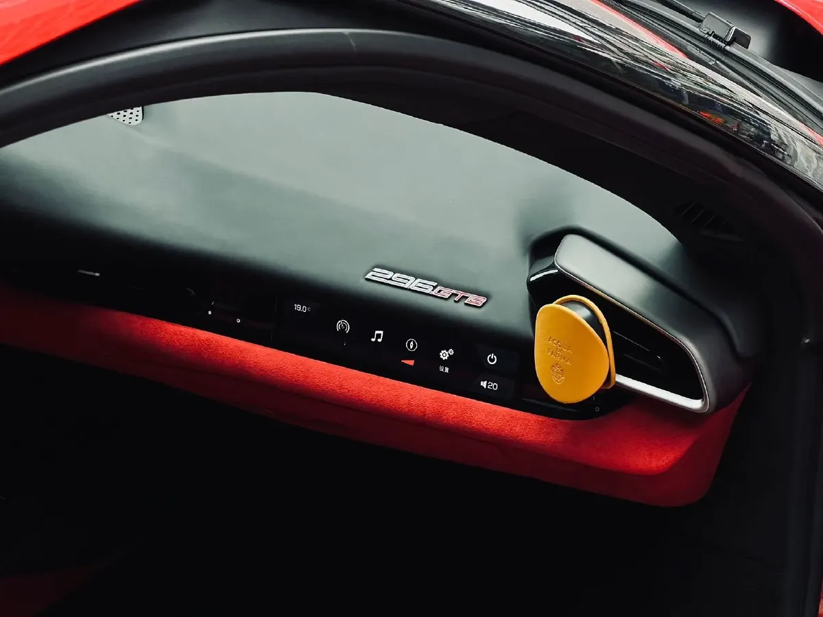 2021 Ferrari 296 3.0T 663HP V6 8DCT PHEV 7.45KWH,autocango,china used car exporter,china ev exporter,chinese used car exporter,chinese used ev exporter