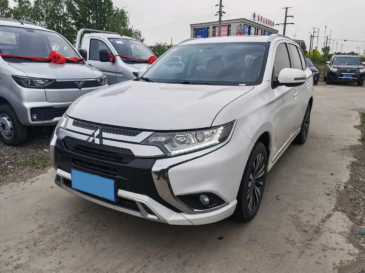 2020 Mitsubishi Outlander 2.0L 166HP L4 CVT,autocango,china used car exporter,china ev exporter,chinese used car exporter,chinese used ev exporter