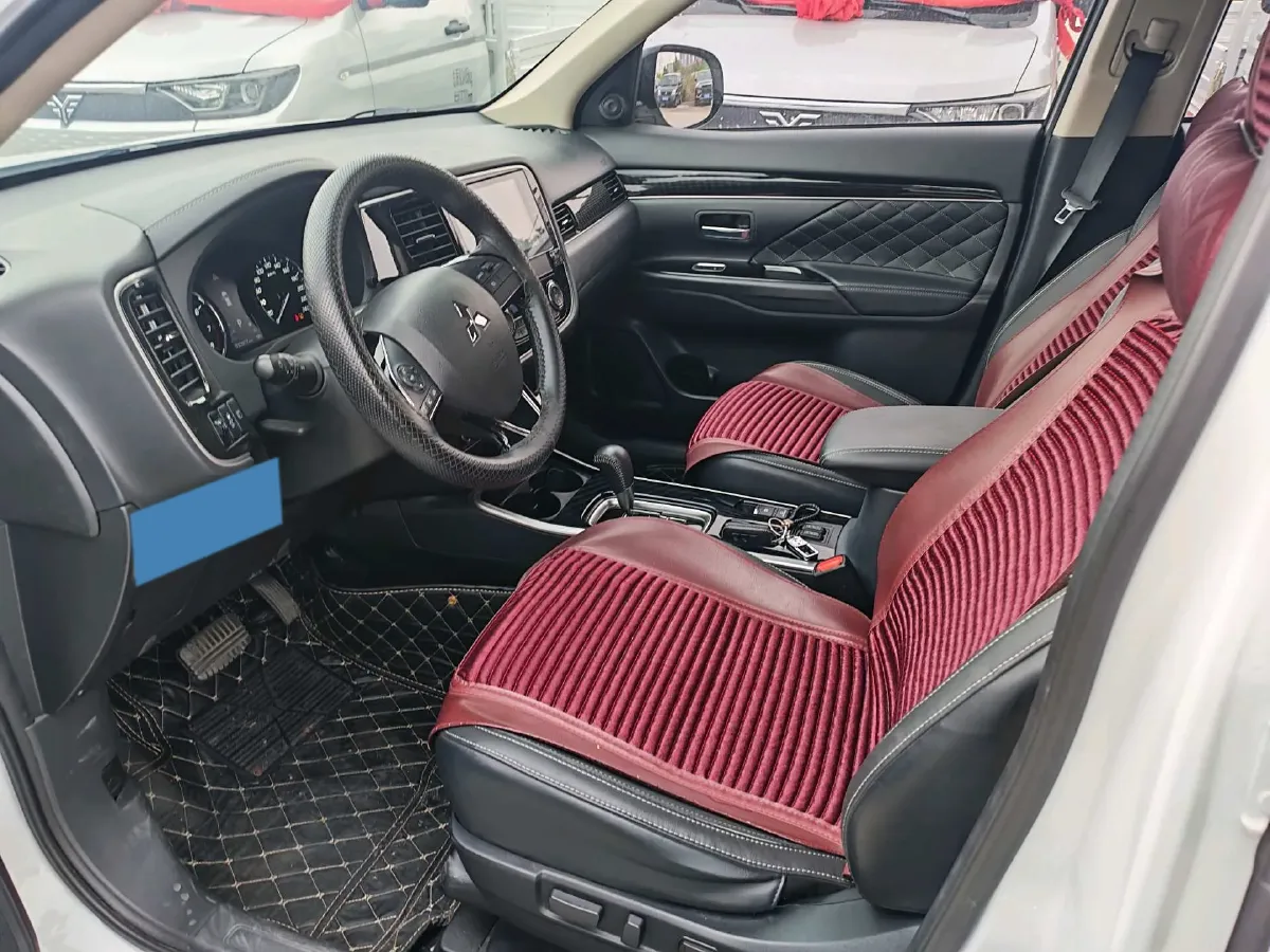 2020 Mitsubishi Outlander 2.0L 166HP L4 CVT,autocango,china used car exporter,china ev exporter,chinese used car exporter,chinese used ev exporter