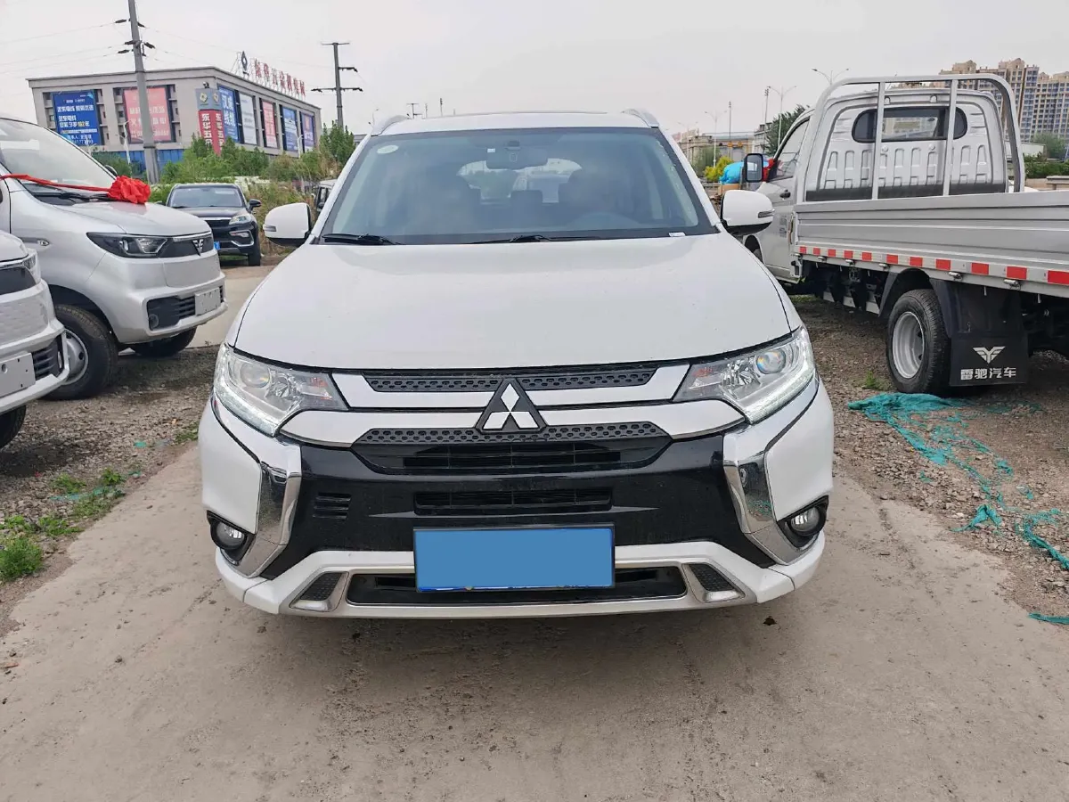 2020 Mitsubishi Outlander 2.0L 166HP L4 CVT,autocango,china used car exporter,china ev exporter,chinese used car exporter,chinese used ev exporter