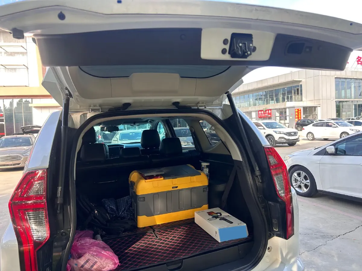 2020 Mitsubishi Pajero 3.0L 209HP V6 8AT,autocango,china used car exporter,china ev exporter,chinese used car exporter,chinese used ev exporter
