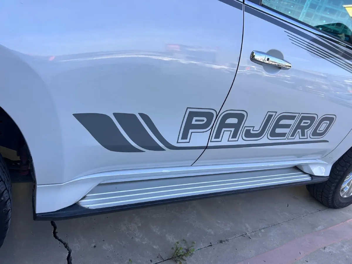 2020 Mitsubishi Pajero 3.0L 209HP V6 8AT,autocango,china used car exporter,china ev exporter,chinese used car exporter,chinese used ev exporter