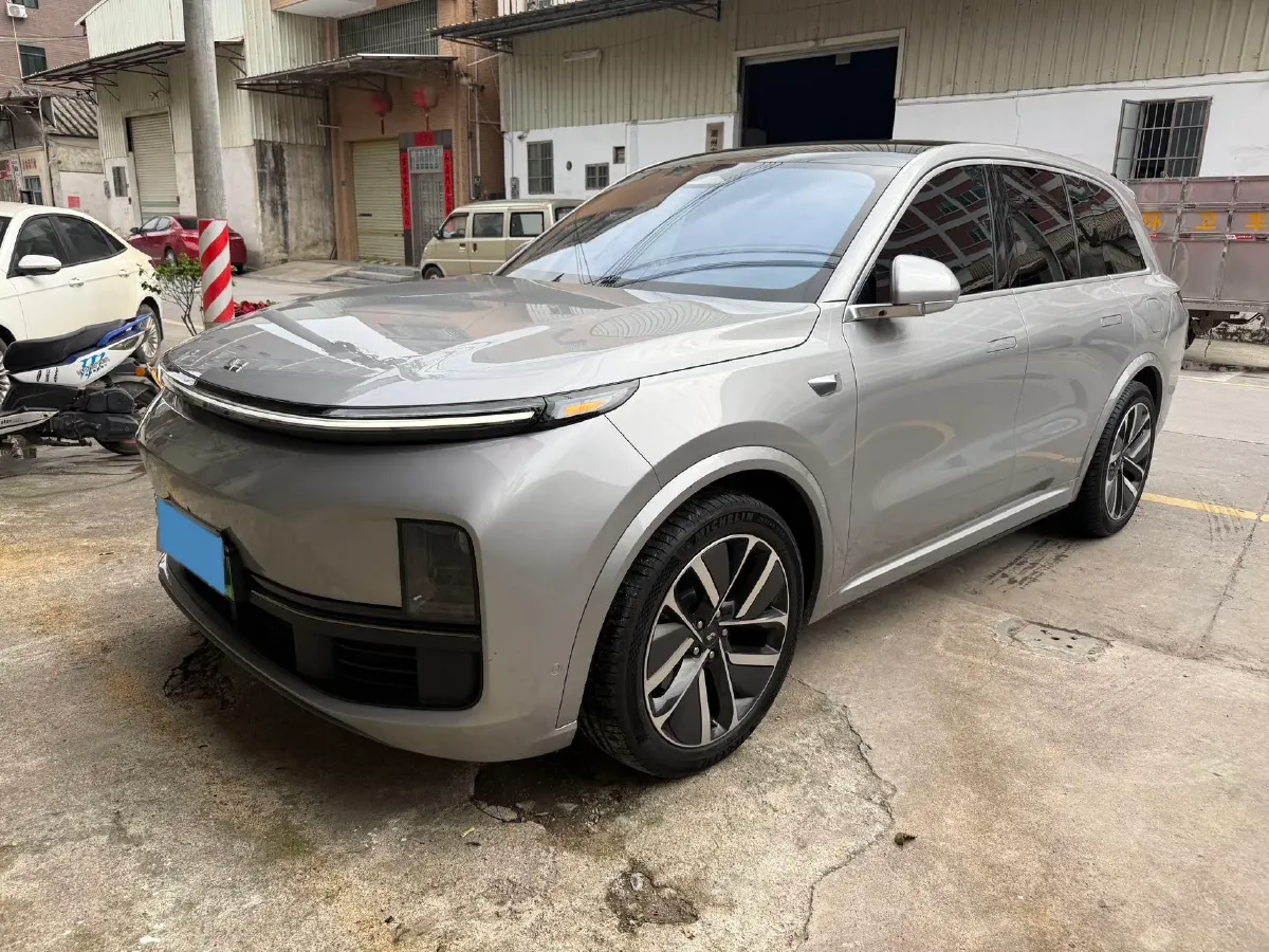 2023 Li L8 Range Extended 154HP REEV 40.9KWH,autocango,china used car exporter,china ev exporter,chinese used car exporter,chinese used ev exporter