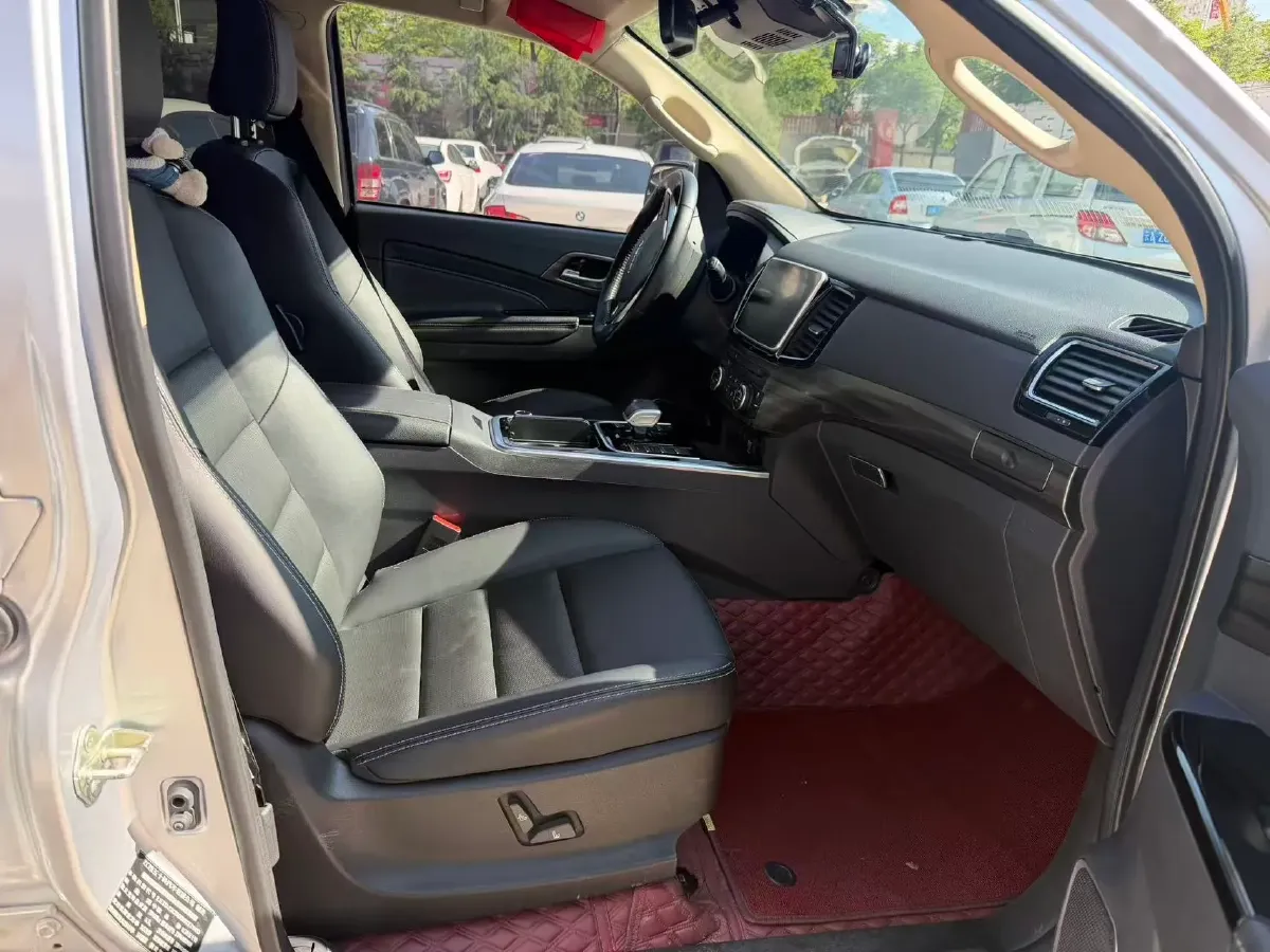 2022 Isuzu Mu-X 2.0T 220HP L4 8AT,autocango,china used car exporter,china ev exporter,chinese used car exporter,chinese used ev exporter