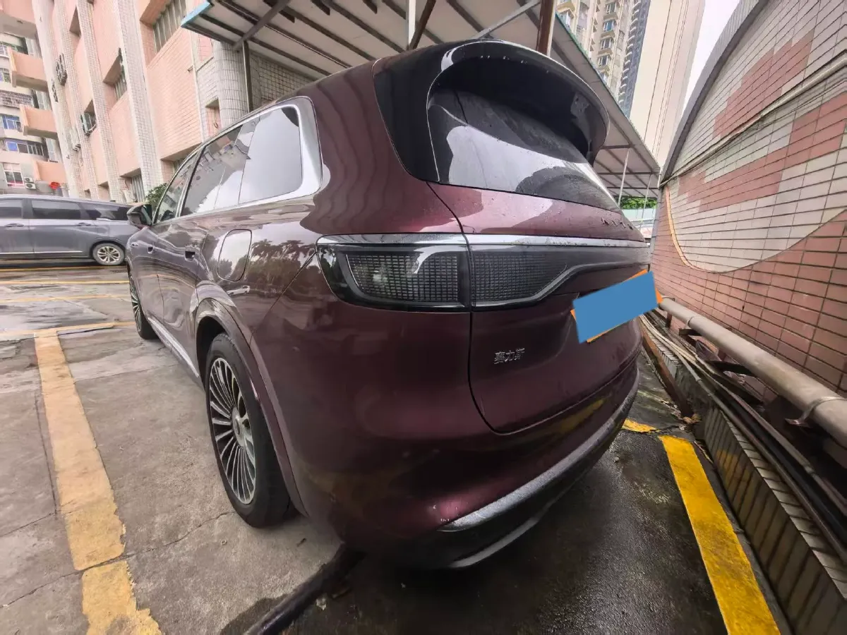 2025 AITO AITO M8 REEV 160HP REEV 53.4KWH,autocango,china used car exporter,china ev exporter,chinese used car exporter,chinese used ev exporter
