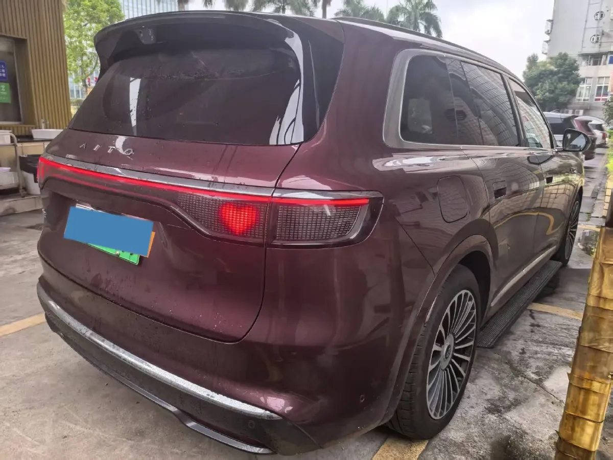 2025 AITO AITO M8 REEV 160HP REEV 53.4KWH,autocango,china used car exporter,china ev exporter,chinese used car exporter,chinese used ev exporter