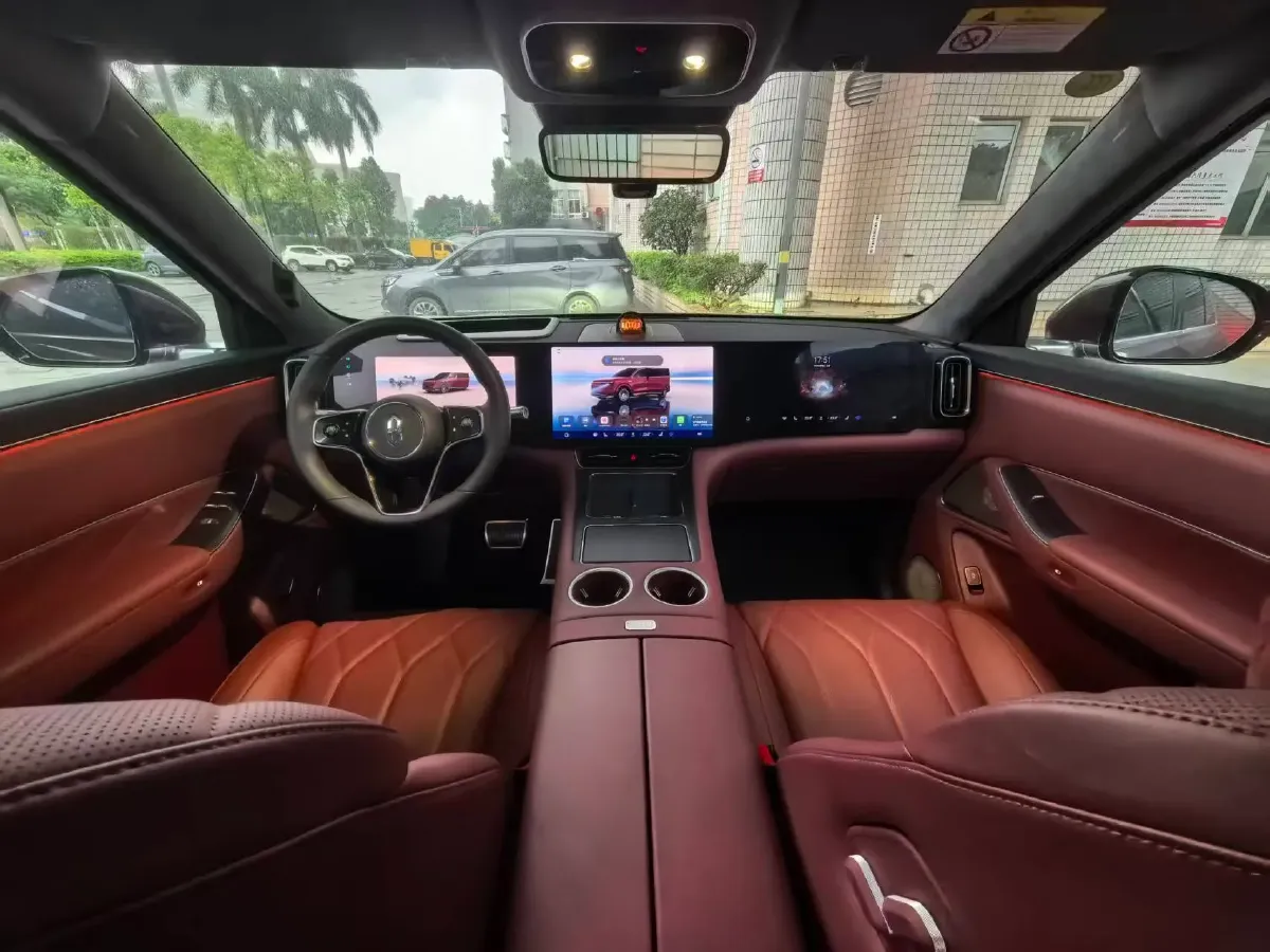 2025 AITO AITO M8 REEV 160HP REEV 53.4KWH,autocango,china used car exporter,china ev exporter,chinese used car exporter,chinese used ev exporter