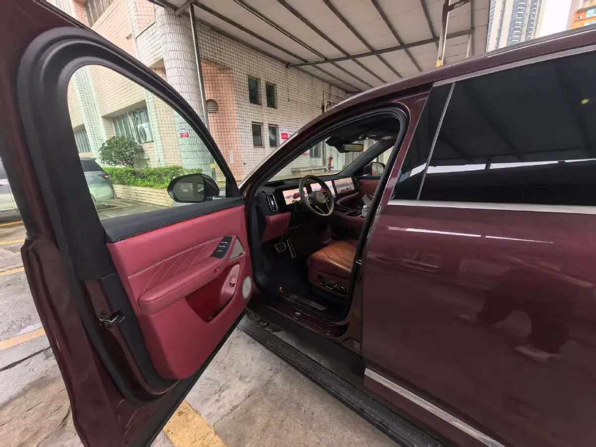 2025 AITO AITO M8 REEV 160HP REEV 53.4KWH,autocango,china used car exporter,china ev exporter,chinese used car exporter,chinese used ev exporter