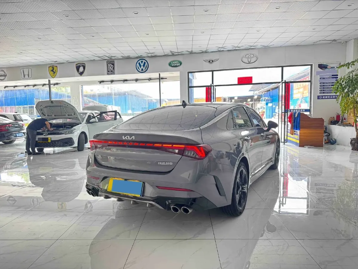 2021 Toyota Camry 2.0L 178HP L4 CVT,autocango,china used car exporter,china ev exporter,chinese used car exporter,chinese used ev exporter