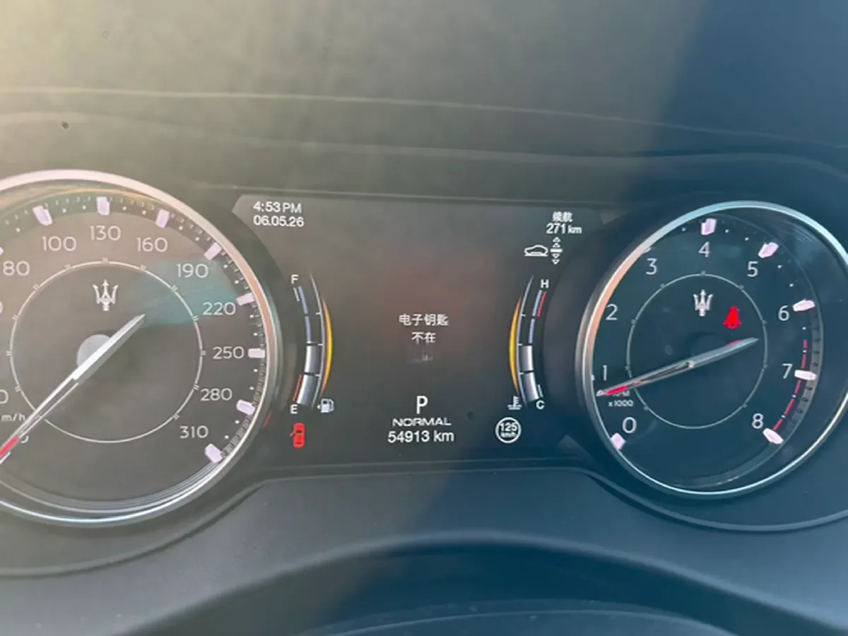2022 Maserati Levante 2.0T 330HP L4 8AT,autocango,china used car exporter,china ev exporter,chinese used car exporter,chinese used ev exporter