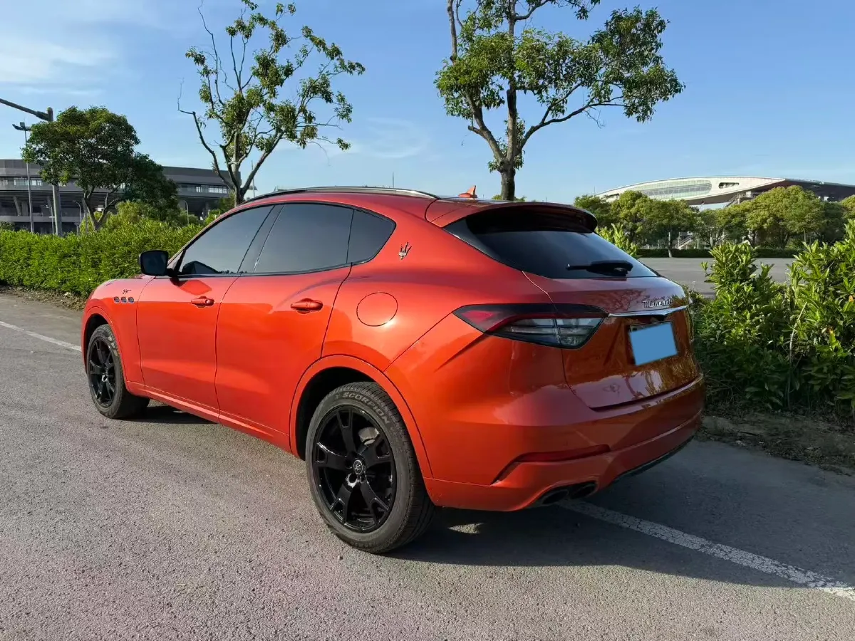2022 Maserati Levante 2.0T 330HP L4 8AT,autocango,china used car exporter,china ev exporter,chinese used car exporter,chinese used ev exporter