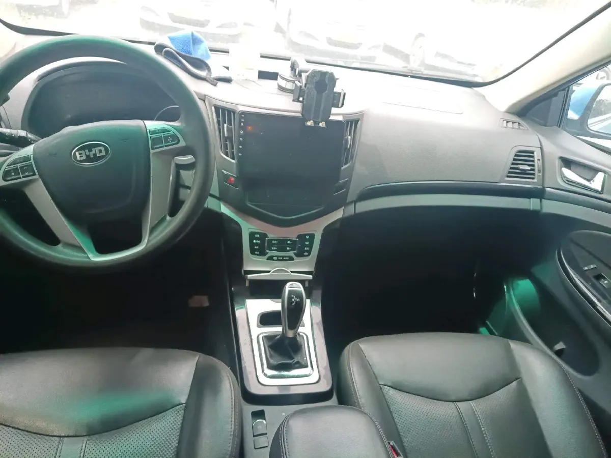 2018 BYD e5 BEV 60.48KWH,autocango,china used car exporter,china ev exporter,chinese used car exporter,chinese used ev exporter
