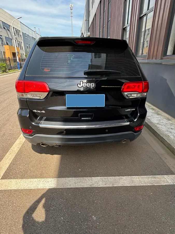 2017 Jeep Grand Cherokee 3.6L 286HP V6 8AT,autocango,china used car exporter,china ev exporter,chinese used car exporter,chinese used ev exporter