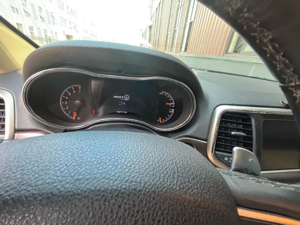 2017 Jeep Grand Cherokee 3.6L 286HP V6 8AT,autocango,china used car exporter,china ev exporter,chinese used car exporter,chinese used ev exporter