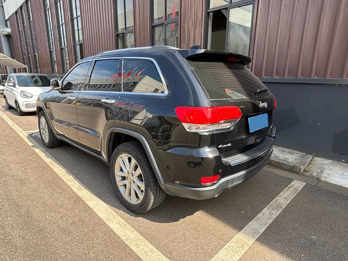 2017 Jeep Grand Cherokee 3.6L 286HP V6 8AT,autocango,china used car exporter,china ev exporter,chinese used car exporter,chinese used ev exporter