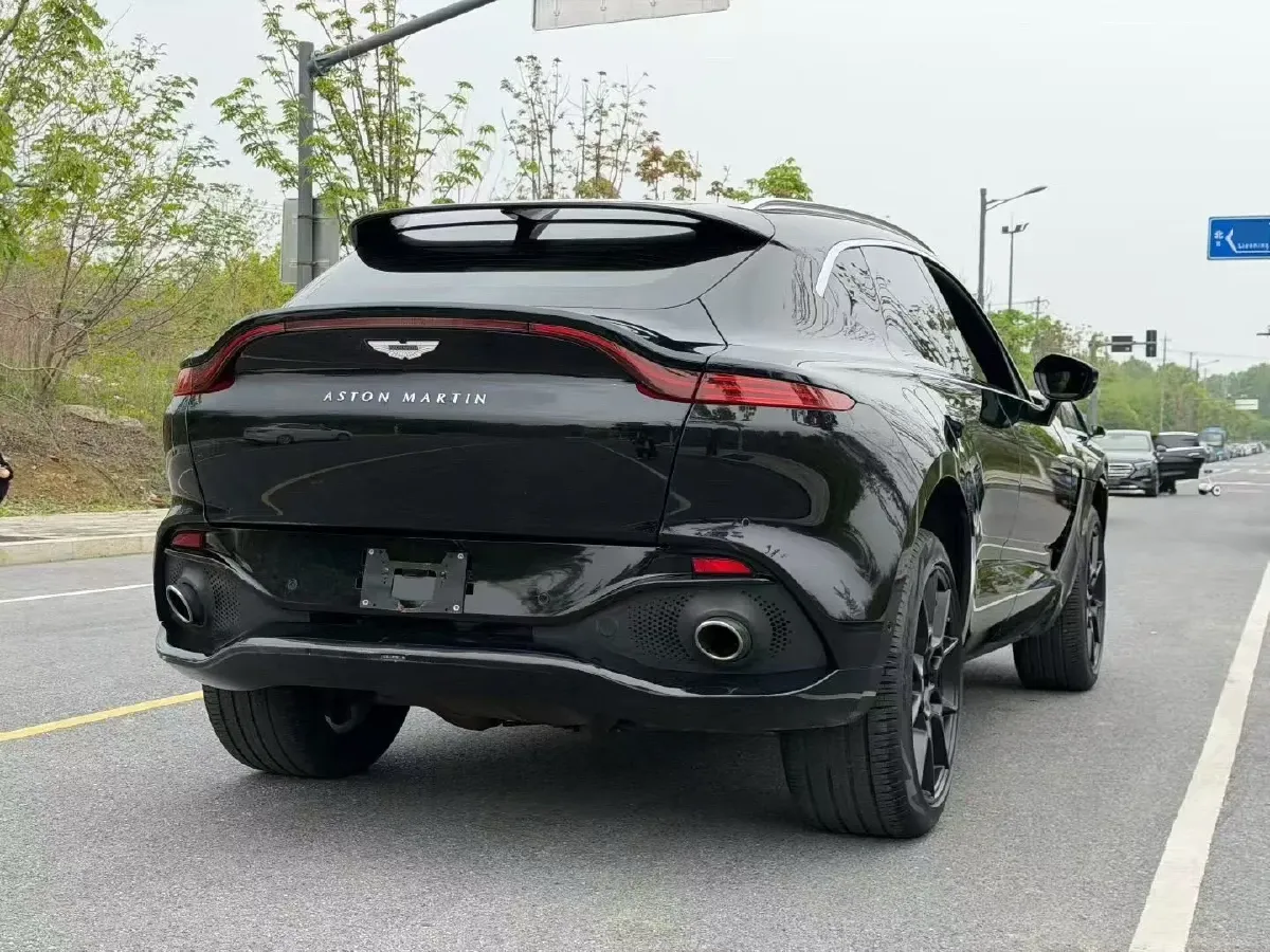 2022 Aston Martin DBX 3.0T 435HP L6 9AT,autocango,china used car exporter,china ev exporter,chinese used car exporter,chinese used ev exporter