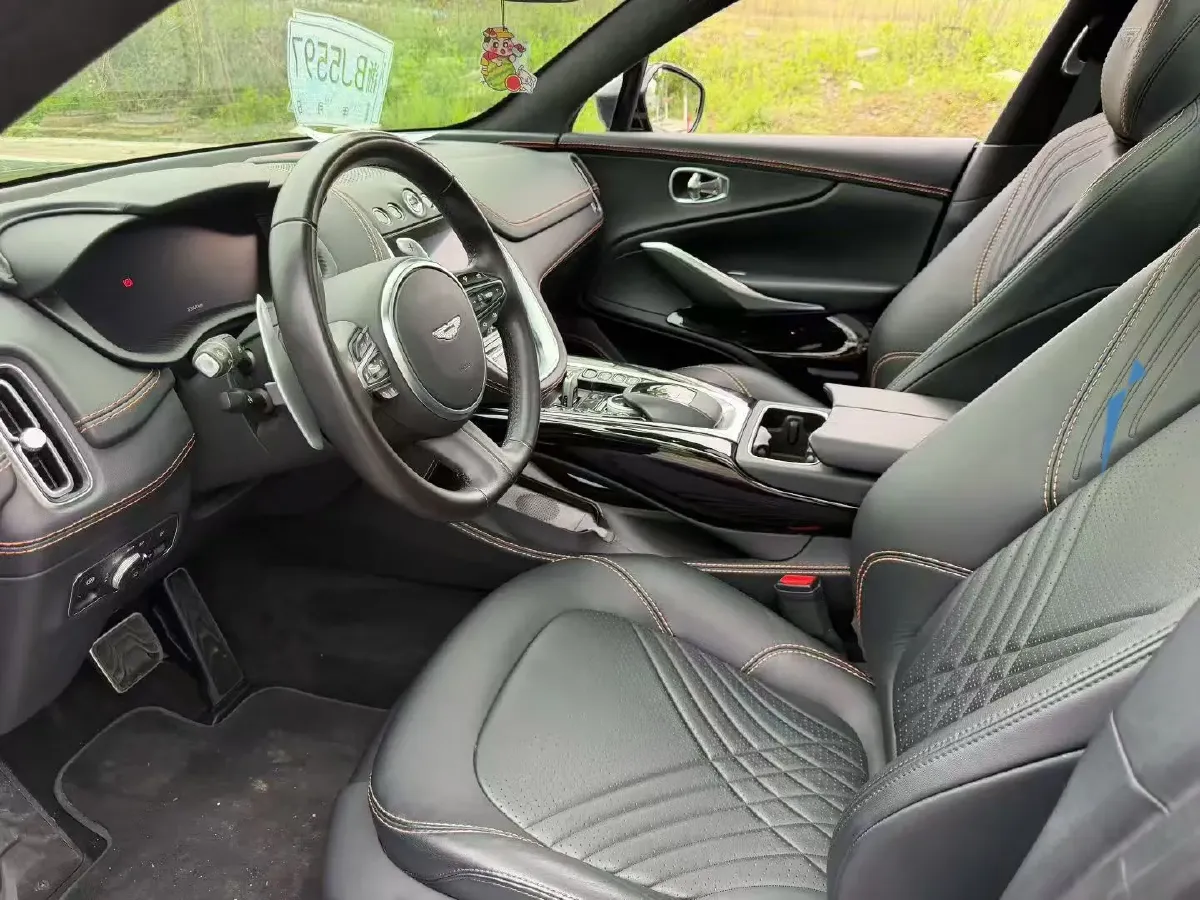 2022 Aston Martin DBX 3.0T 435HP L6 9AT,autocango,china used car exporter,china ev exporter,chinese used car exporter,chinese used ev exporter