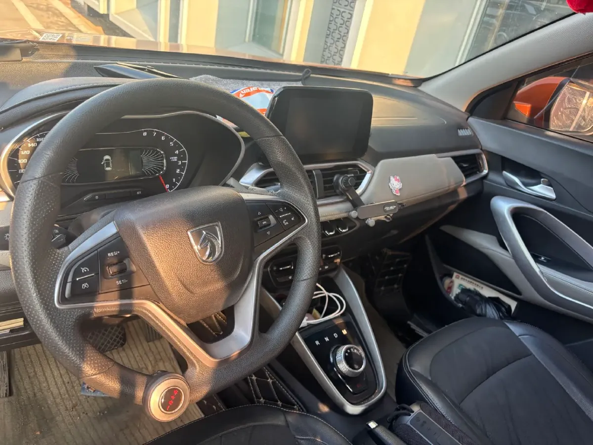 2017 BaoJun 310W 1.5L 105HP L4 6MT,autocango,china used car exporter,china ev exporter,chinese used car exporter,chinese used ev exporter