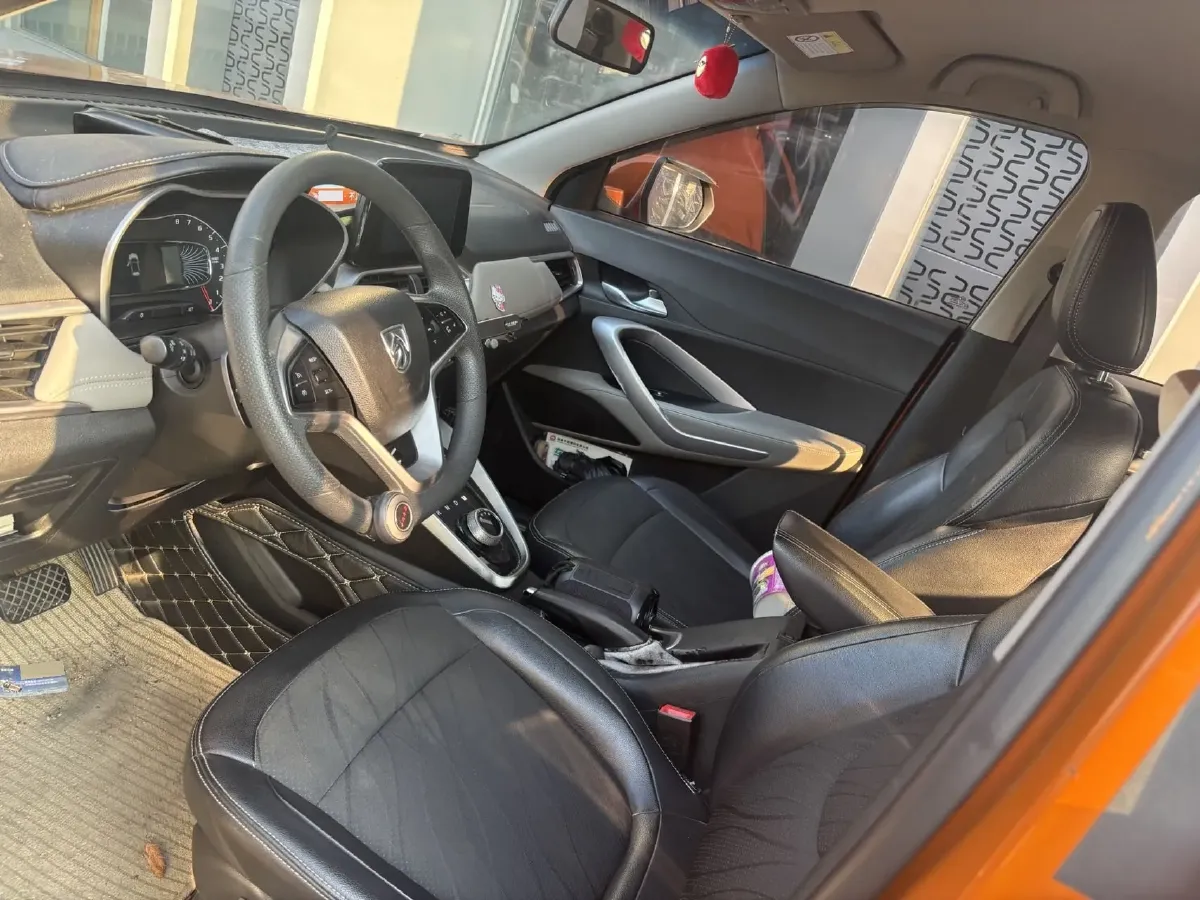 2017 BaoJun 310W 1.5L 105HP L4 6MT,autocango,china used car exporter,china ev exporter,chinese used car exporter,chinese used ev exporter
