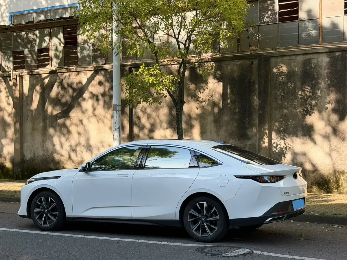 2023 ChangAn Oshan Z6 1.5T 188HP L4 7DCT,autocango,china used car exporter,china ev exporter,chinese used car exporter,chinese used ev exporter
