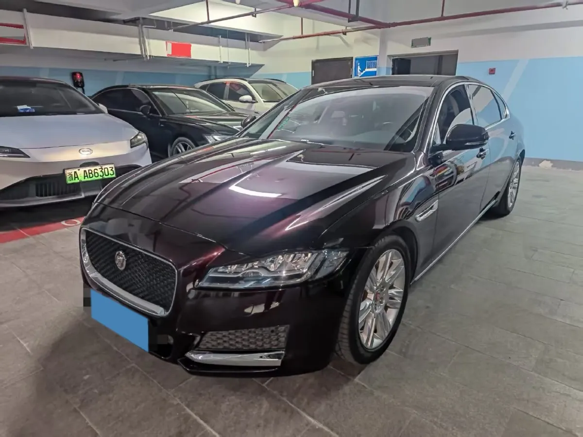 2018 Jaguar XF 2.0T 250HP L4 8AT,autocango,china used car exporter,china ev exporter,chinese used car exporter,chinese used ev exporter