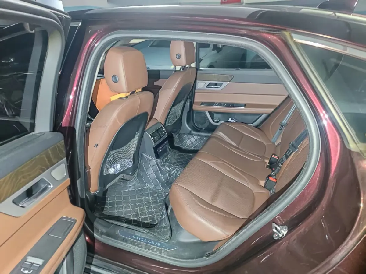 2018 Jaguar XF 2.0T 250HP L4 8AT,autocango,china used car exporter,china ev exporter,chinese used car exporter,chinese used ev exporter