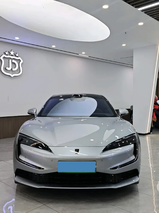 2025 YangWang U7 2.0T 245HP H4 E-CVT PHEV,autocango,china used car exporter,china ev exporter,chinese used car exporter,chinese used ev exporter