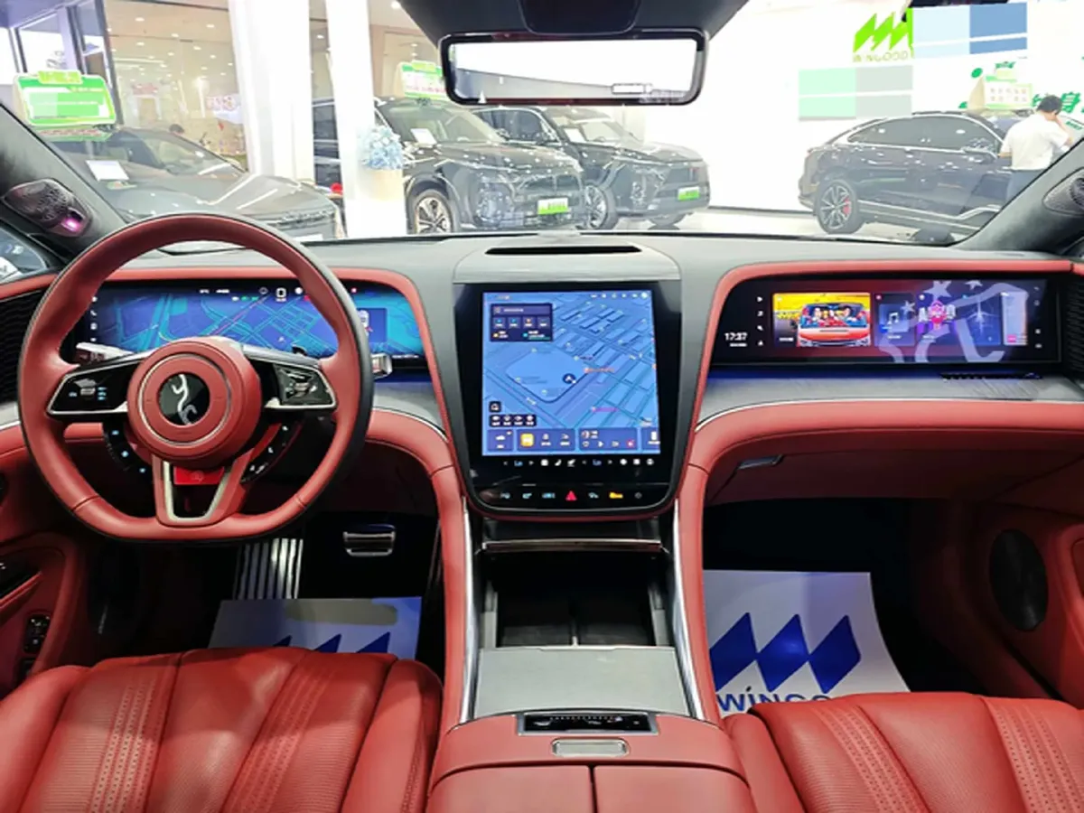 2025 YangWang U7 2.0T 245HP H4 E-CVT PHEV,autocango,china used car exporter,china ev exporter,chinese used car exporter,chinese used ev exporter