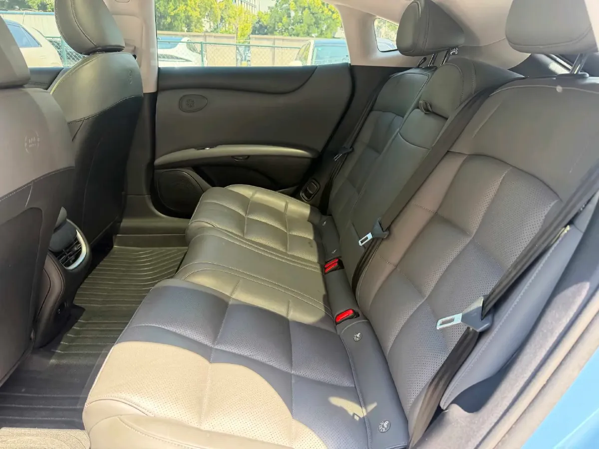 2024 IM L6 BEV 75KWH,autocango,china used car exporter,china ev exporter,chinese used car exporter,chinese used ev exporter