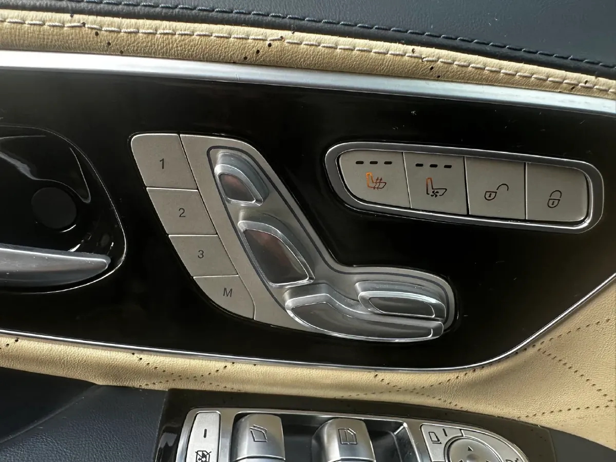 2021 Mercedes-Benz Vito 2.0T 211HP L4 9AT,autocango,china used car exporter,china ev exporter,chinese used car exporter,chinese used ev exporter