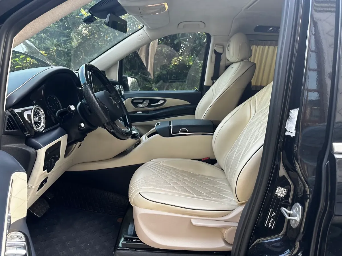 2021 Mercedes-Benz Vito 2.0T 211HP L4 9AT,autocango,china used car exporter,china ev exporter,chinese used car exporter,chinese used ev exporter