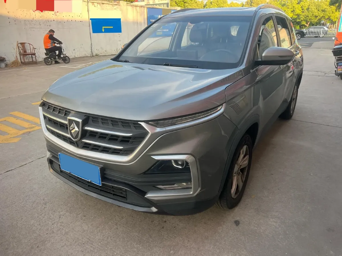 2019 BaoJun 530 1.5T 150HP L4 6MT,autocango,china used car exporter,china ev exporter,chinese used car exporter,chinese used ev exporter