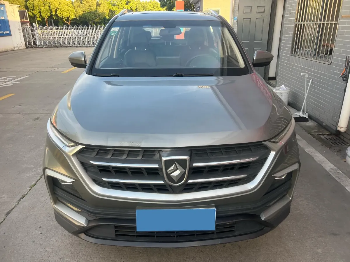2019 BaoJun 530 1.5T 150HP L4 6MT,autocango,china used car exporter,china ev exporter,chinese used car exporter,chinese used ev exporter