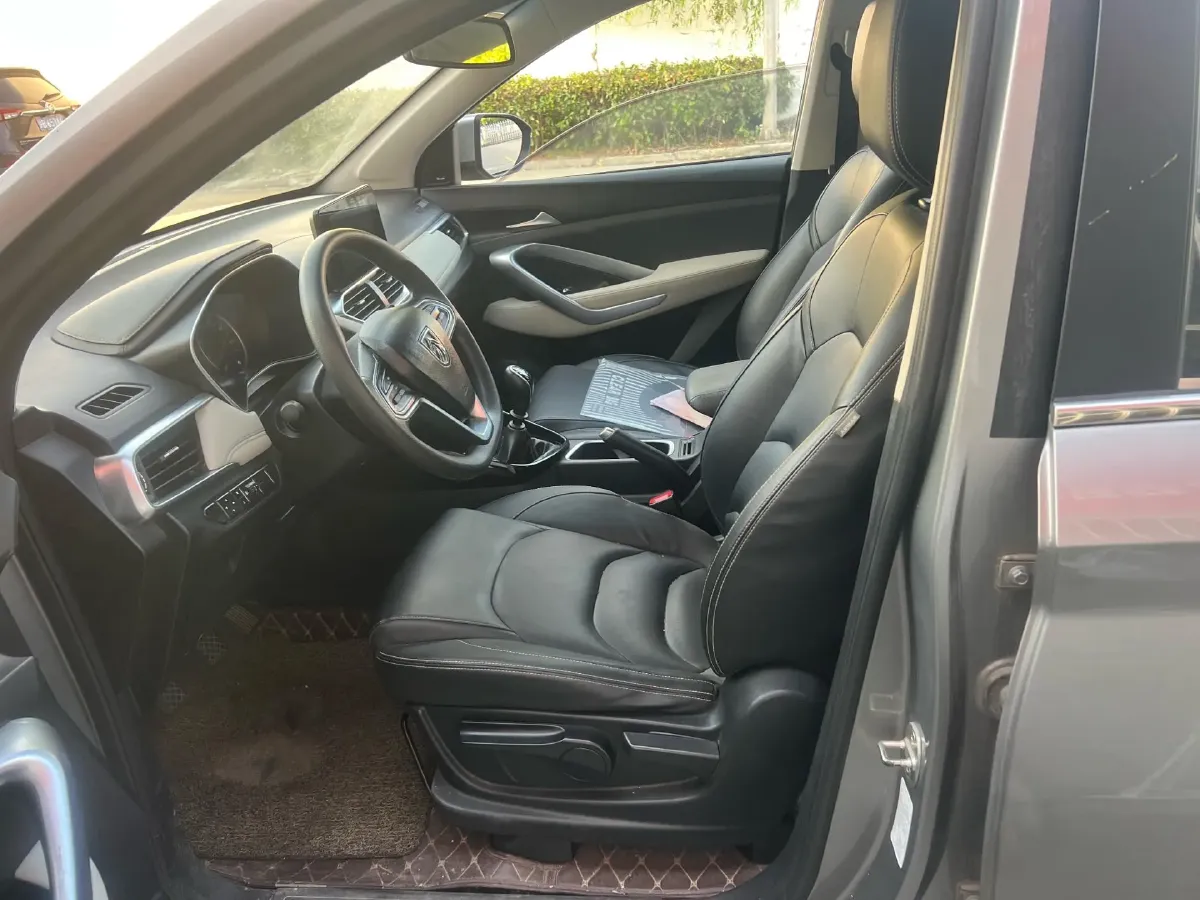 2019 BaoJun 530 1.5T 150HP L4 6MT,autocango,china used car exporter,china ev exporter,chinese used car exporter,chinese used ev exporter