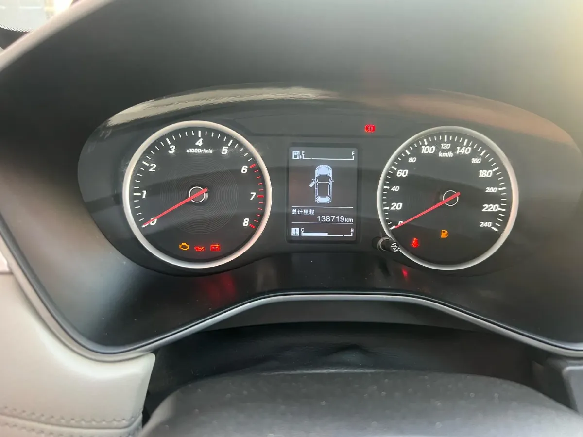 2019 BaoJun 530 1.5T 150HP L4 6MT,autocango,china used car exporter,china ev exporter,chinese used car exporter,chinese used ev exporter