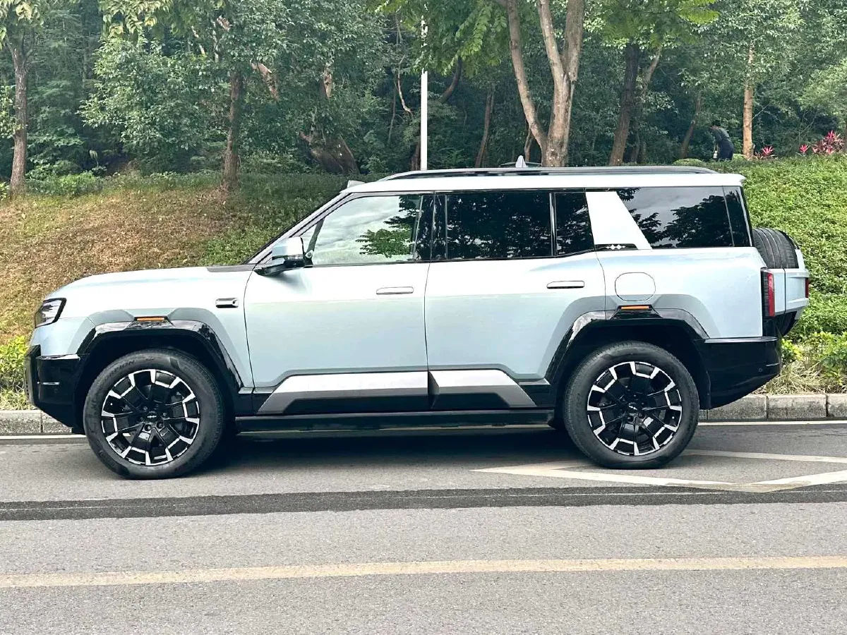 2025 FangChengBao Bao 8 2.0T 245HP L4 E-CVT PHEV 36.8KWH,autocango,china used car exporter,china ev exporter,chinese used car exporter,chinese used ev exporter
