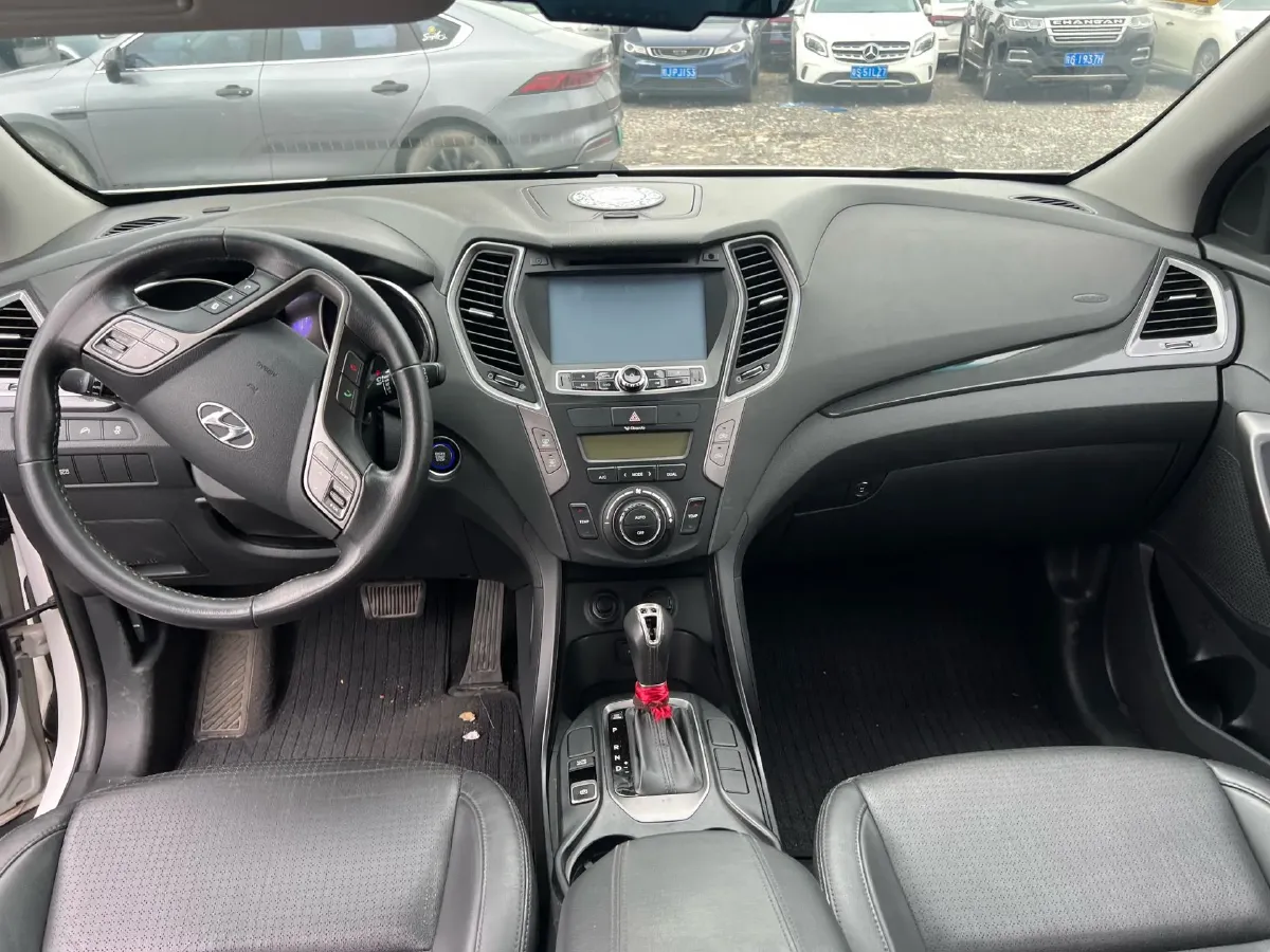 2013 Hyundai Santafe 2.4L 189HP L4 6AT,autocango,china used car exporter,china ev exporter,chinese used car exporter,chinese used ev exporter