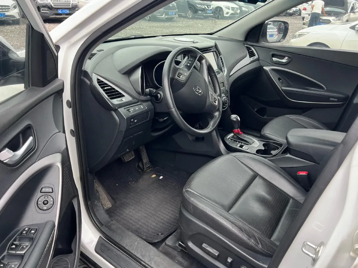 2013 Hyundai Santafe 2.4L 189HP L4 6AT,autocango,china used car exporter,china ev exporter,chinese used car exporter,chinese used ev exporter