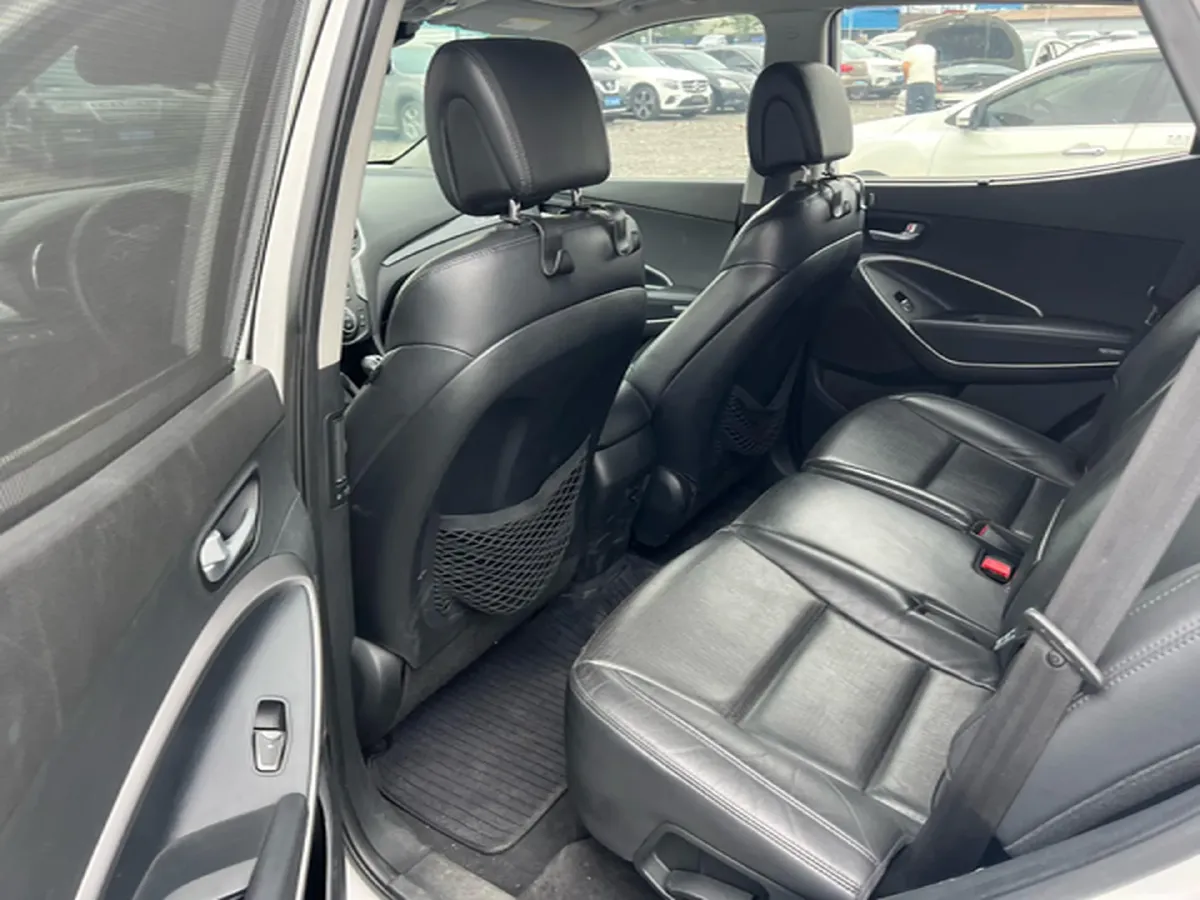 2013 Hyundai Santafe 2.4L 189HP L4 6AT,autocango,china used car exporter,china ev exporter,chinese used car exporter,chinese used ev exporter