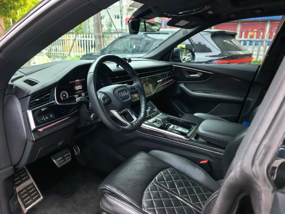 2023 Audi Q8 3.0T 340HP V6 8AT,autocango,china used car exporter,china ev exporter,chinese used car exporter,chinese used ev exporter