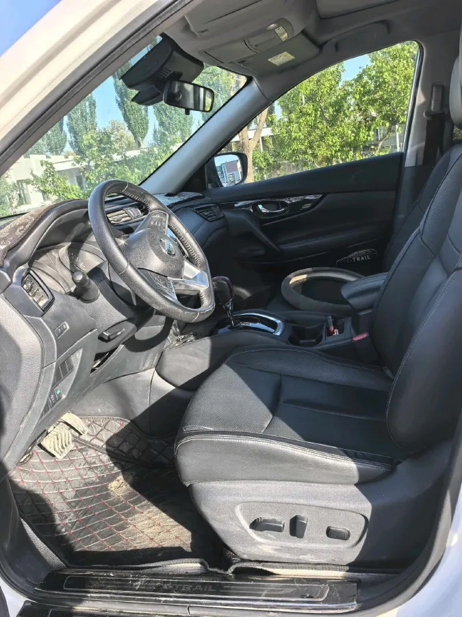 2020 Nissan X-Trail 2.0L 154HP L4 CVT,autocango,china used car exporter,china ev exporter,chinese used car exporter,chinese used ev exporter