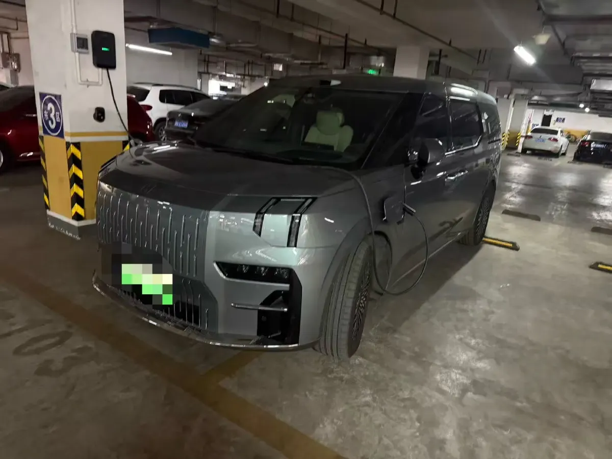 2024 Zeekr 009 BEV 108KWH,autocango,china used car exporter,china ev exporter,chinese used car exporter,chinese used ev exporter
