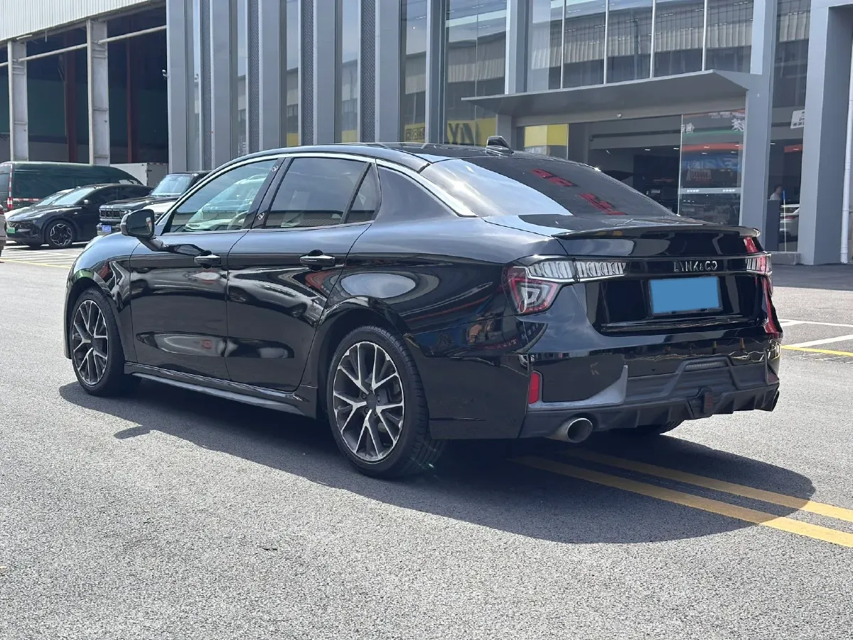 2018 Toyota C-HR 2.0L 171HP L4 CVT,autocango,china used car exporter,china ev exporter,chinese used car exporter,chinese used ev exporter