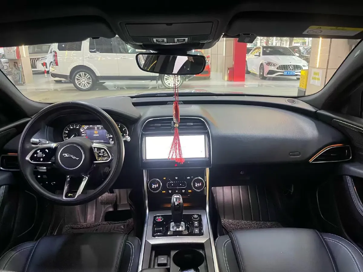 2021 Jaguar XEL 2.0T 200HP L4 8AT,autocango,china used car exporter,china ev exporter,chinese used car exporter,chinese used ev exporter