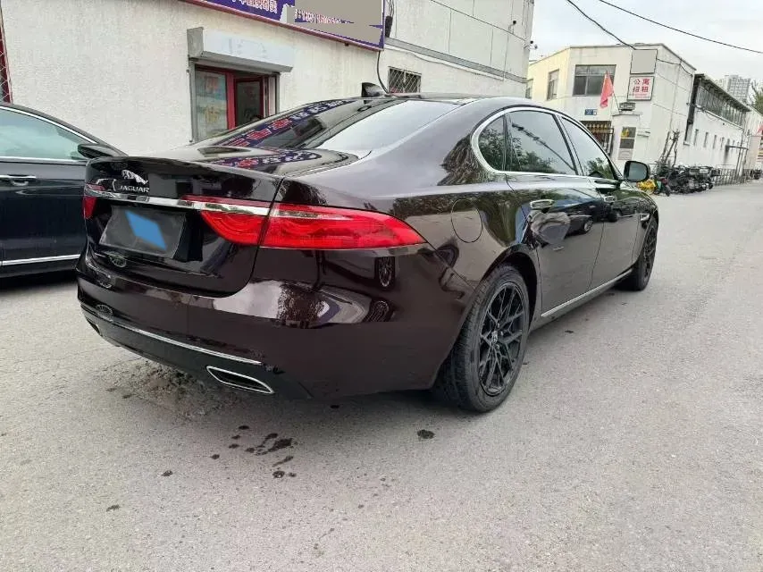 2018 Jaguar XF 2.0T 250HP L4 8AT,autocango,china used car exporter,china ev exporter,chinese used car exporter,chinese used ev exporter