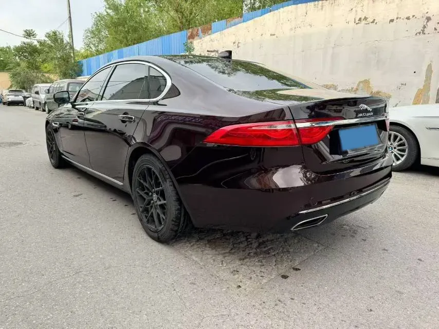 2018 Jaguar XF 2.0T 250HP L4 8AT,autocango,china used car exporter,china ev exporter,chinese used car exporter,chinese used ev exporter