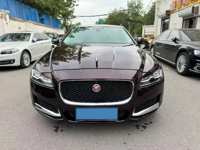 2018 Jaguar XF 2.0T 250HP L4 8AT,autocango,china used car exporter,china ev exporter,chinese used car exporter,chinese used ev exporter