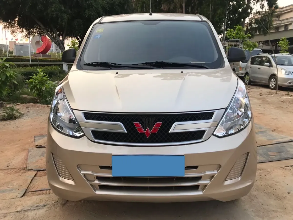 2018 WuLing RongGuang V 1.5L 112HP L4 5MT,autocango,china used car exporter,china ev exporter,chinese used car exporter,chinese used ev exporter
