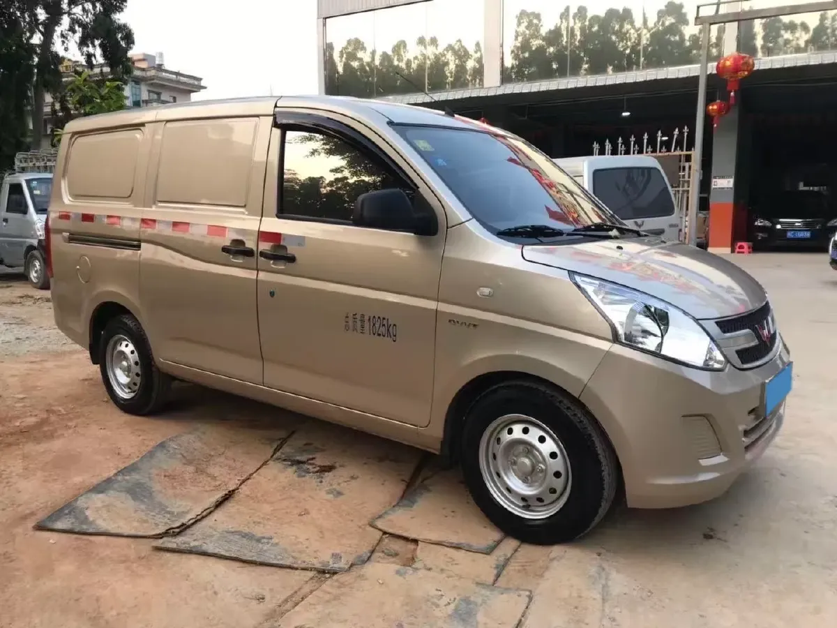 2018 WuLing RongGuang V 1.5L 112HP L4 5MT,autocango,china used car exporter,china ev exporter,chinese used car exporter,chinese used ev exporter