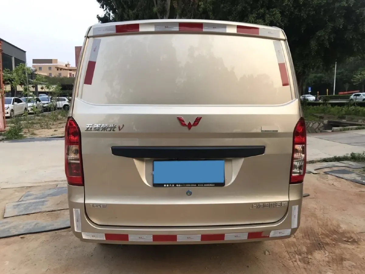 2018 WuLing RongGuang V 1.5L 112HP L4 5MT,autocango,china used car exporter,china ev exporter,chinese used car exporter,chinese used ev exporter